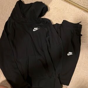 Black Nike Sweatsuit
